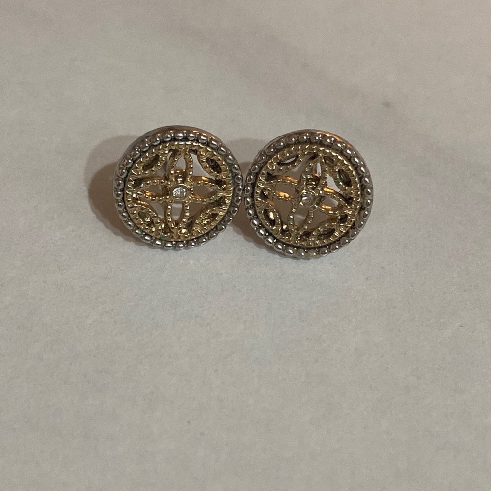 Two-tone costume jewelry earrings